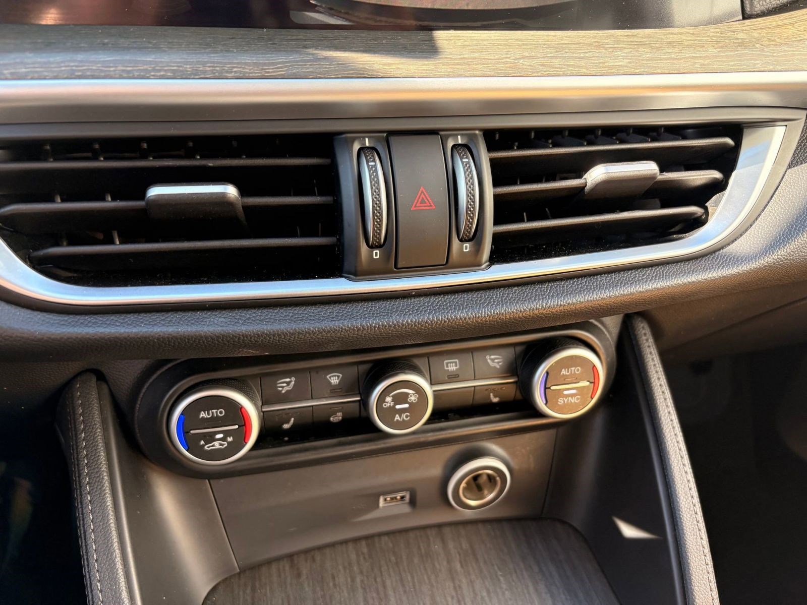 Used 2019 Alfa Romeo Stelvio Ti image 31