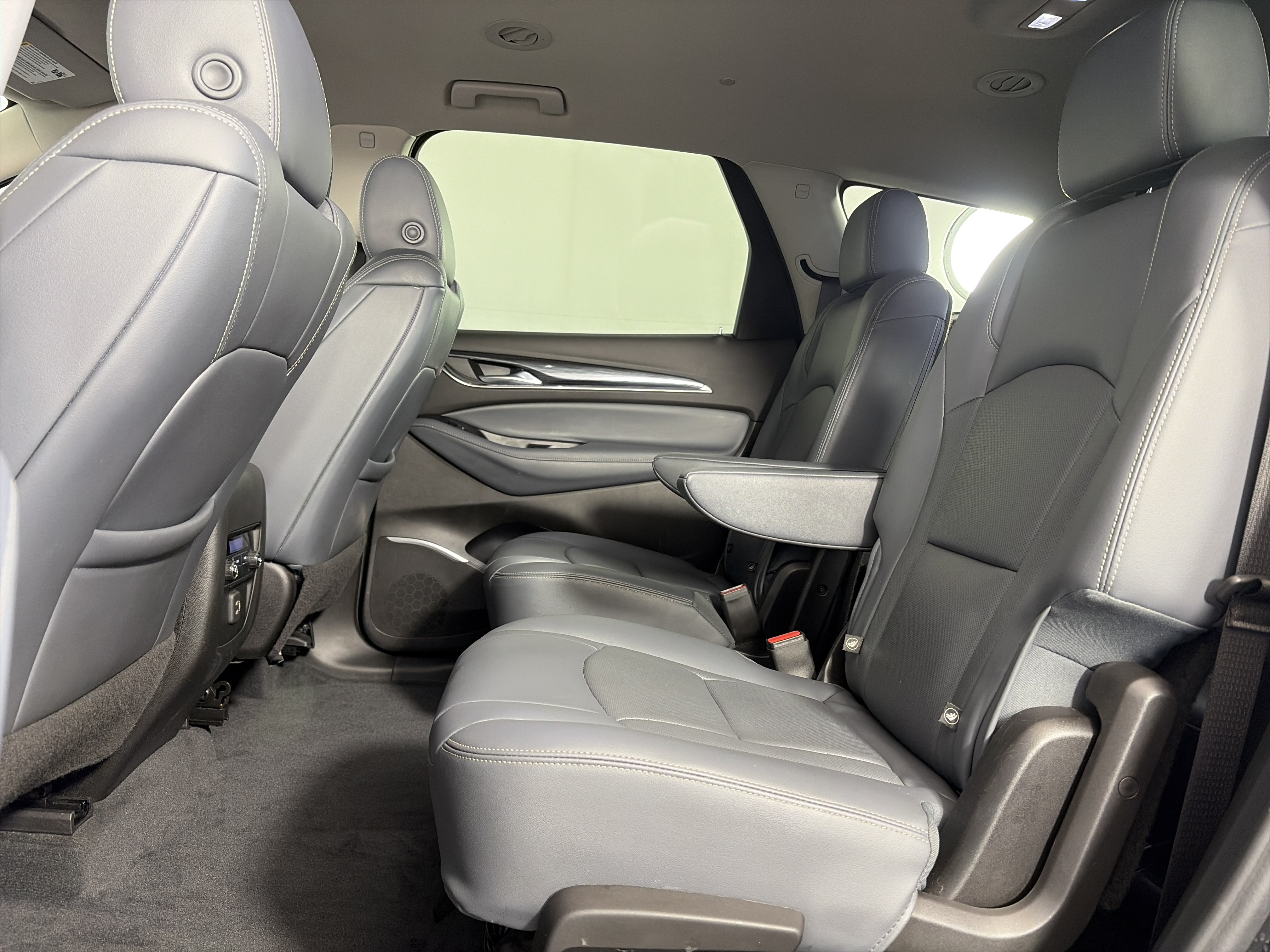 Certified 2021 Buick Enclave Essence w/ Sport Touring Edition FWD image 7