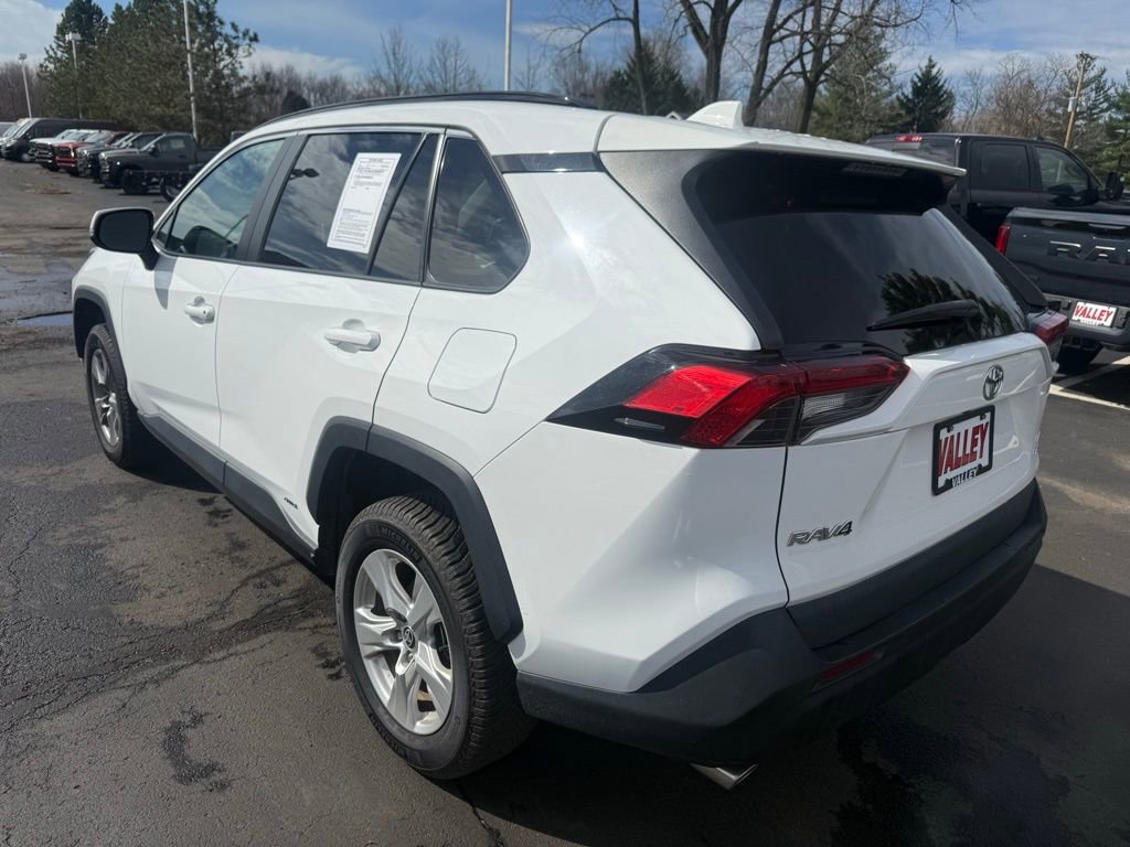 Used 2023 Toyota RAV4 XLE AWD/4WD image 5
