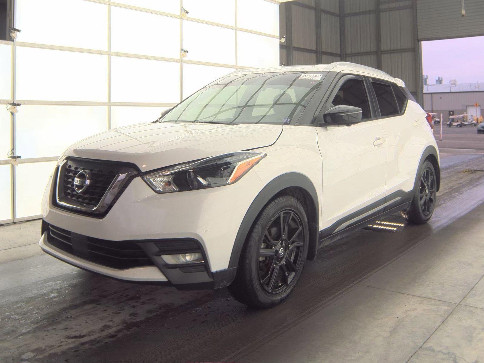 Used 2020 Nissan Kicks SR image 14
