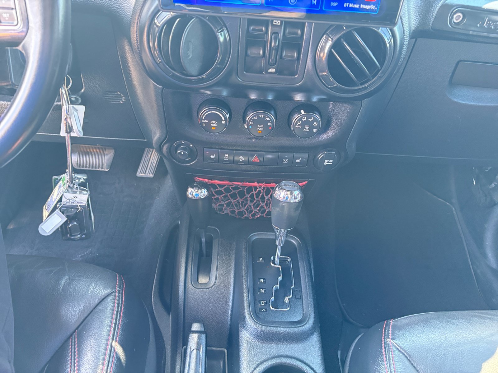 Used 2017 Jeep Wrangler Unlimited Rubicon AWD/4WD image 18