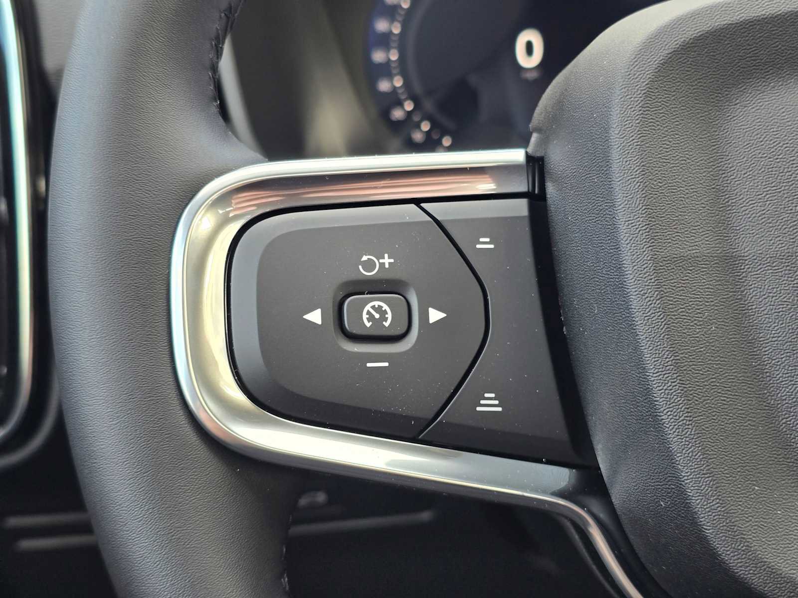 New 2026 Volvo XC40 B5 Plus w/ Protection Package Premier image 32