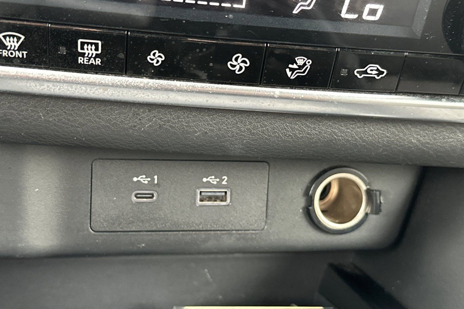 Used 2023 Nissan Rogue SV image 33