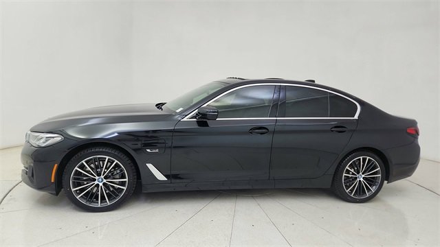 Used 2023 BMW 530e xDrive w/ Premium Package image 3