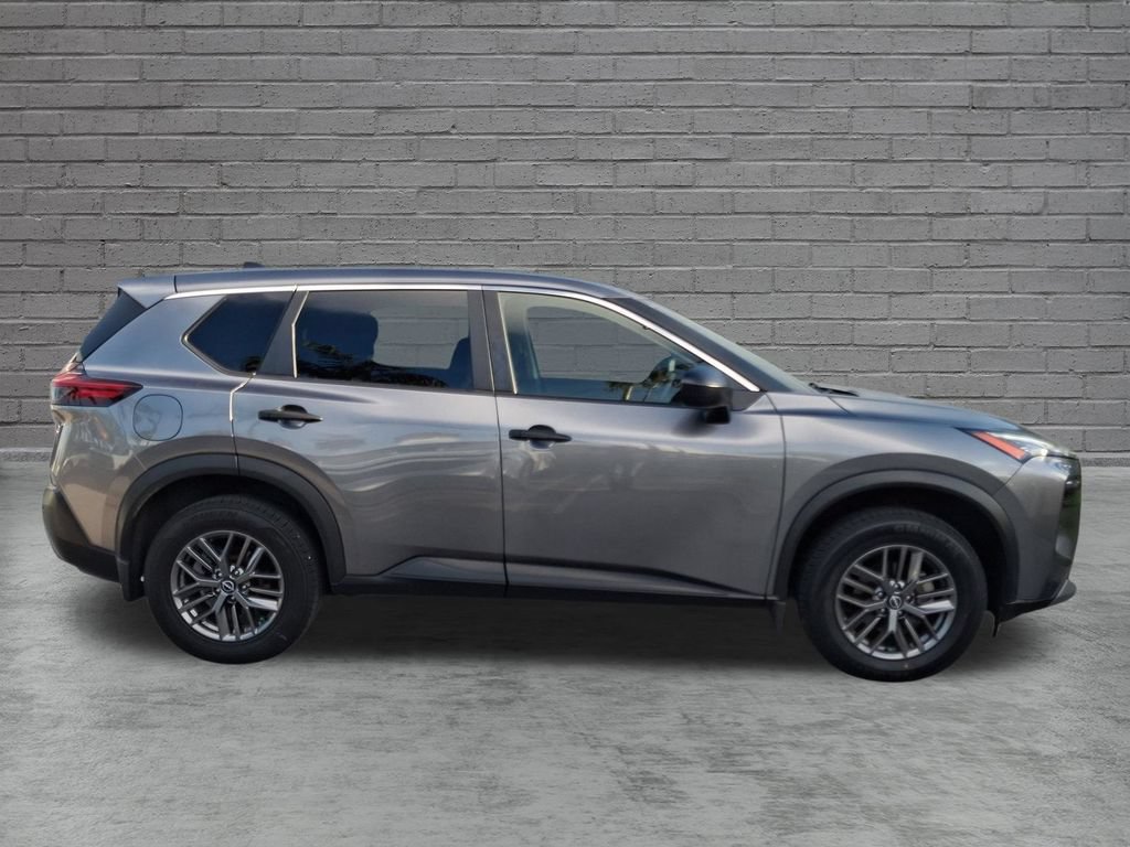 Used 2023 Nissan Rogue S FWD image 11