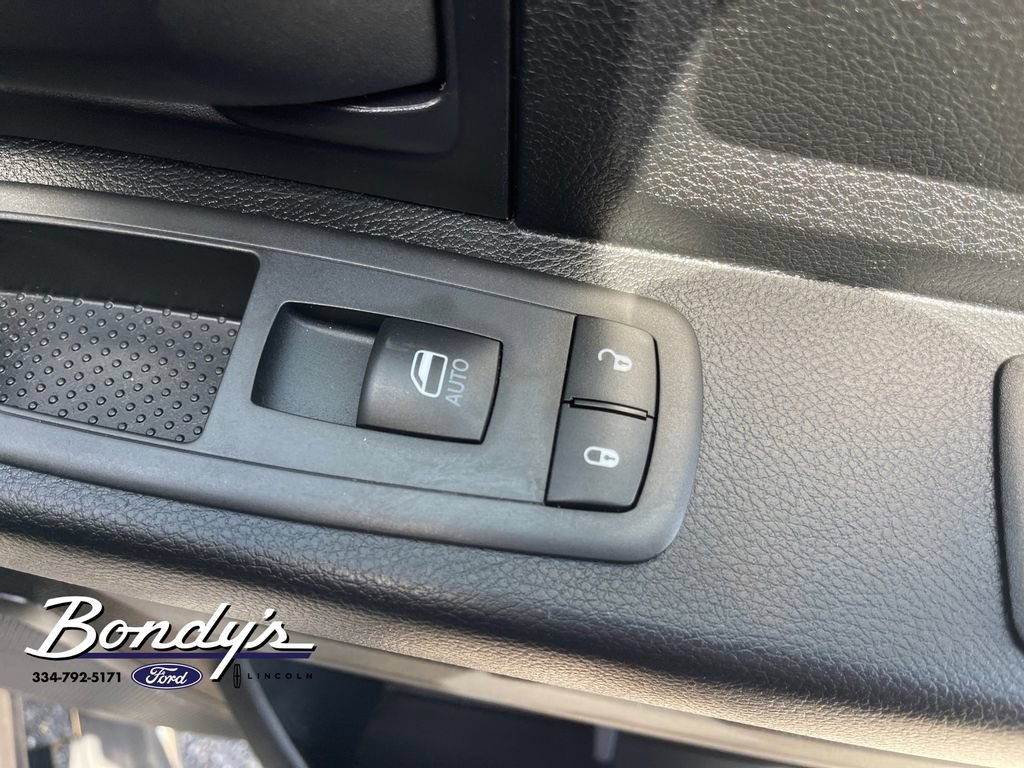 Used 2017 RAM 1500 Express RWD image 19