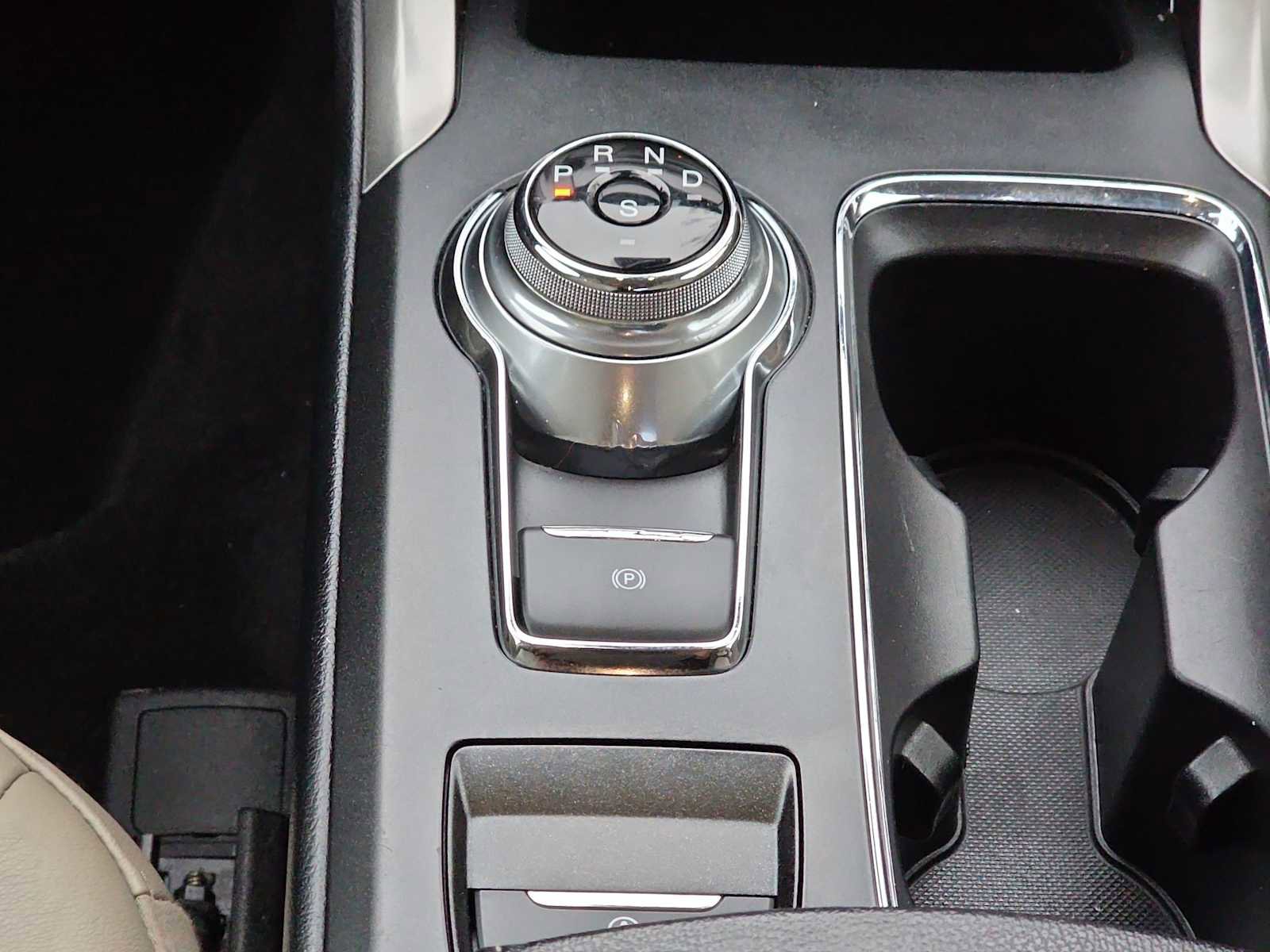 Used 2017 Ford Fusion SE w/ Fusion SE Technology Package image 21