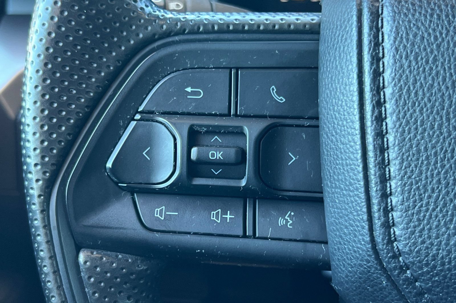 Certified 2024 Toyota Tacoma SR5 AWD/4WD image 28