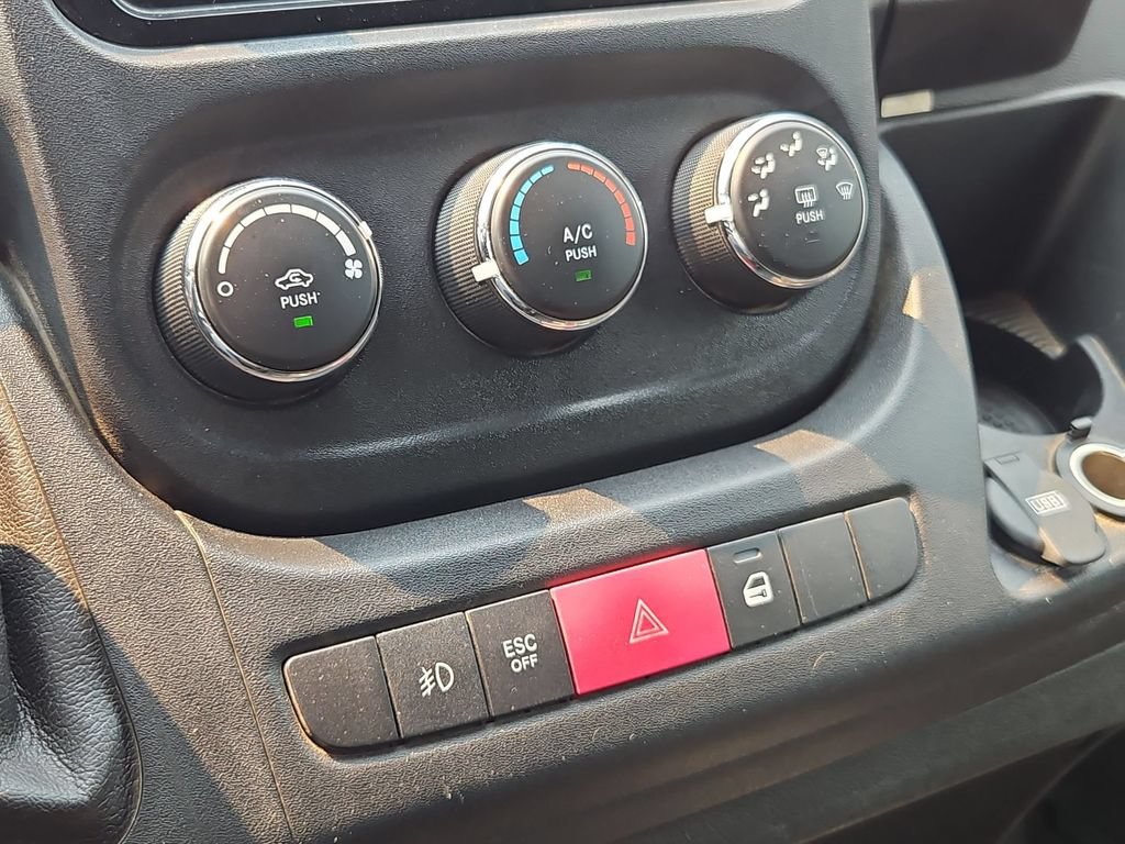 Used 2018 RAM ProMaster 2500 w/ Premium Appearance Group FWD image 25