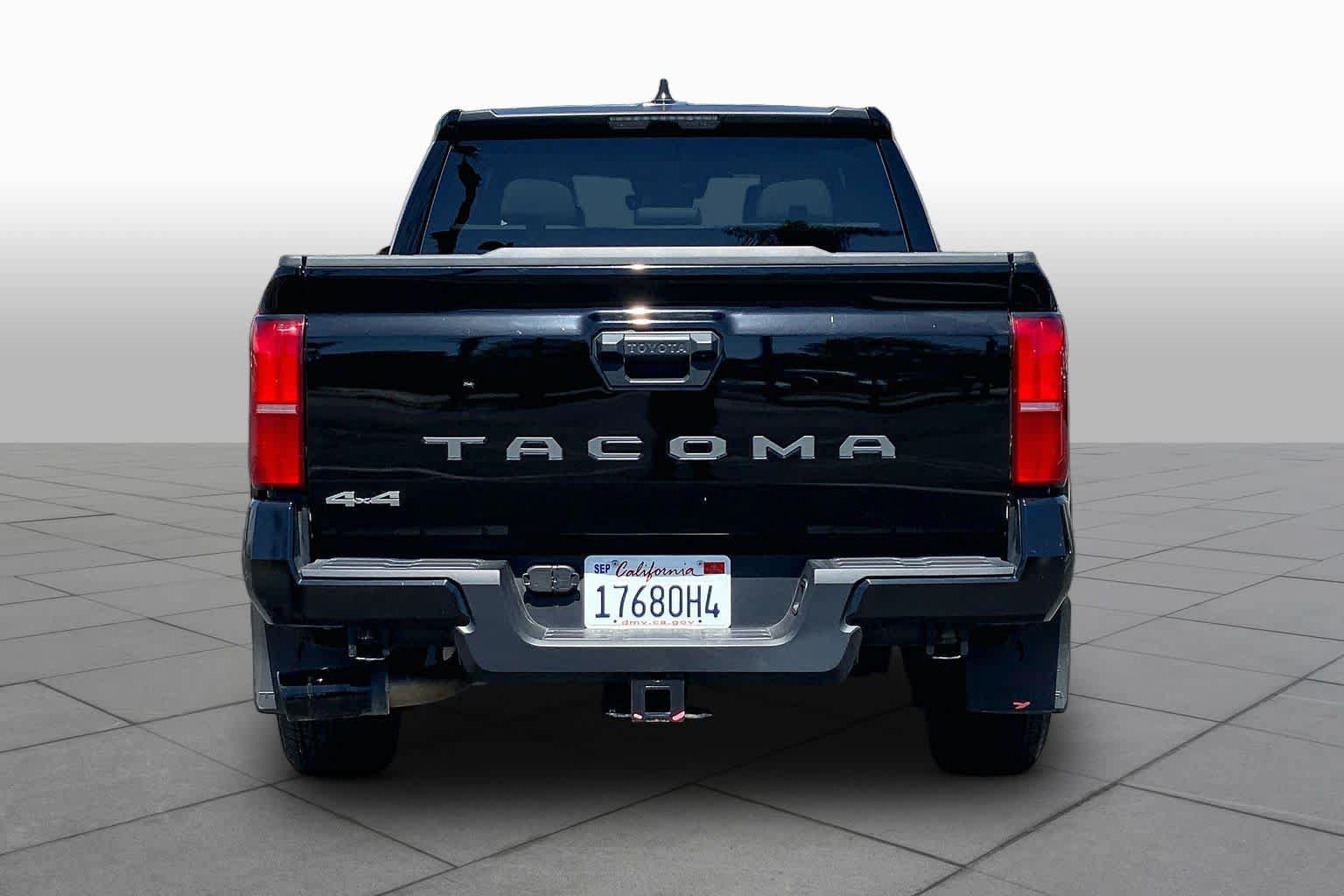 Used 2025 Toyota Tacoma SR5 AWD/4WD image 4