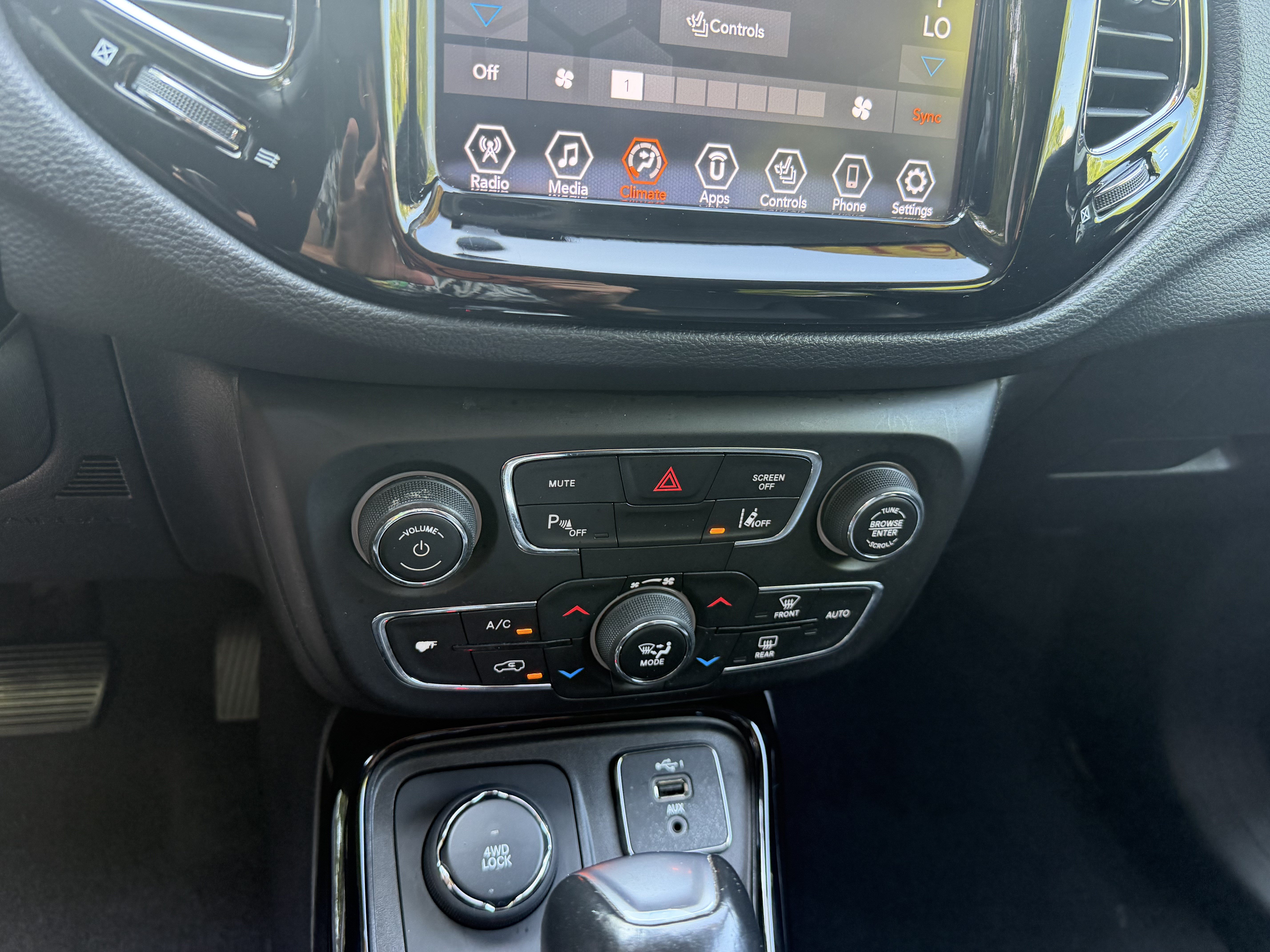 Used 2021 Jeep Compass Limited AWD/4WD image 28