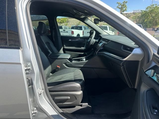 Certified 2023 Jeep Grand Cherokee Altitude AWD/4WD image 15