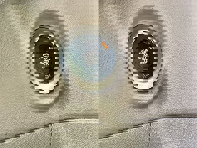 Used 2020 Chrysler Pacifica Touring-L w/ Tire & Wheel Group image 28