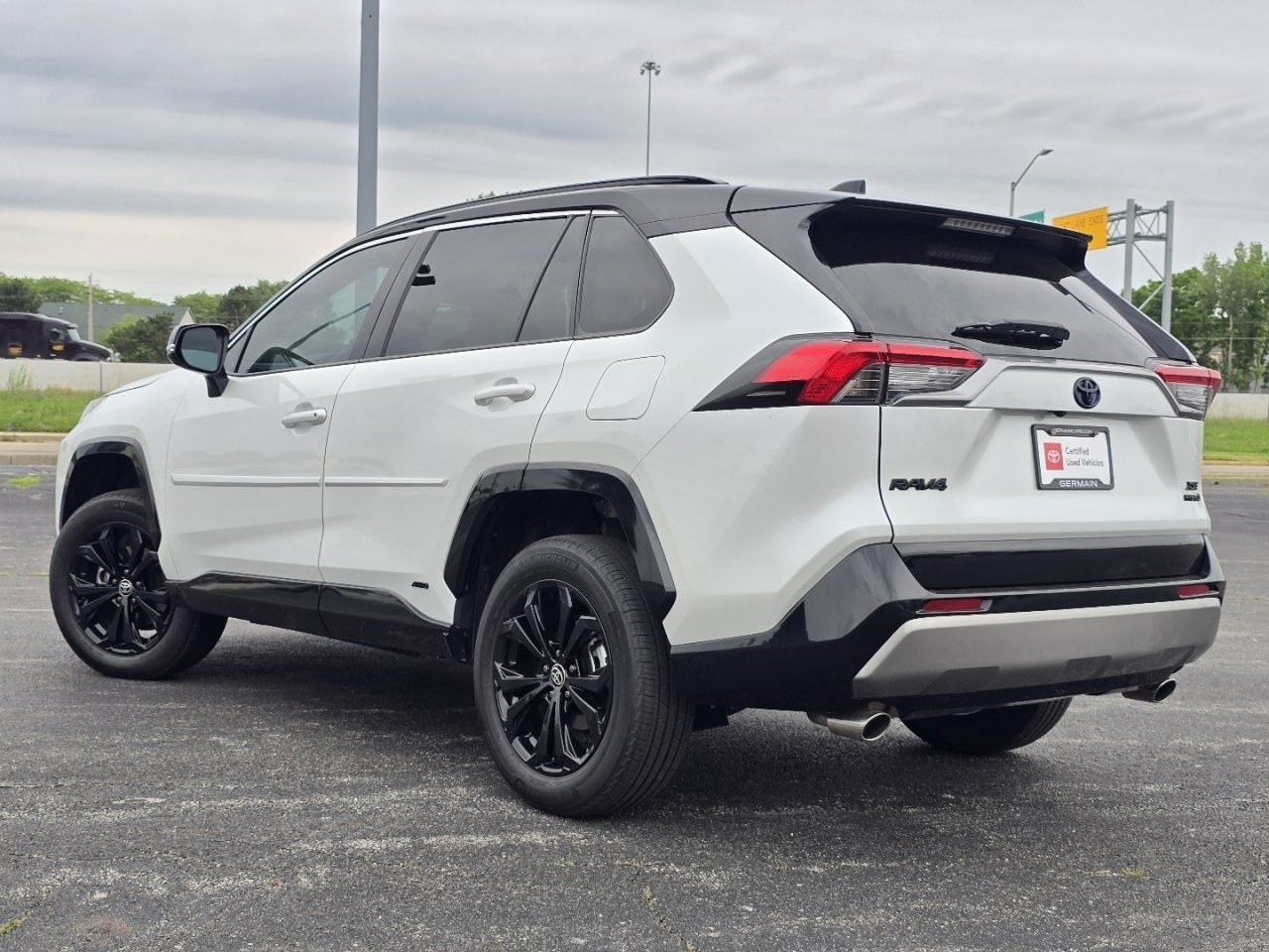 Certified 2024 Toyota RAV4 XSE w/ Weather Package AWD/4WD image 15