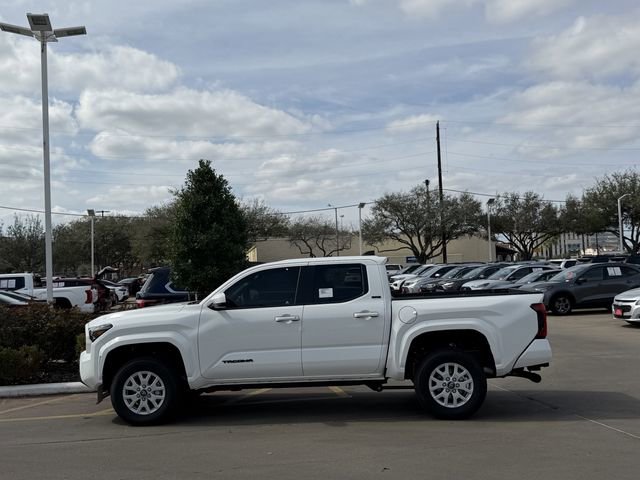 Used 2026 Toyota Tacoma SR5 image 4