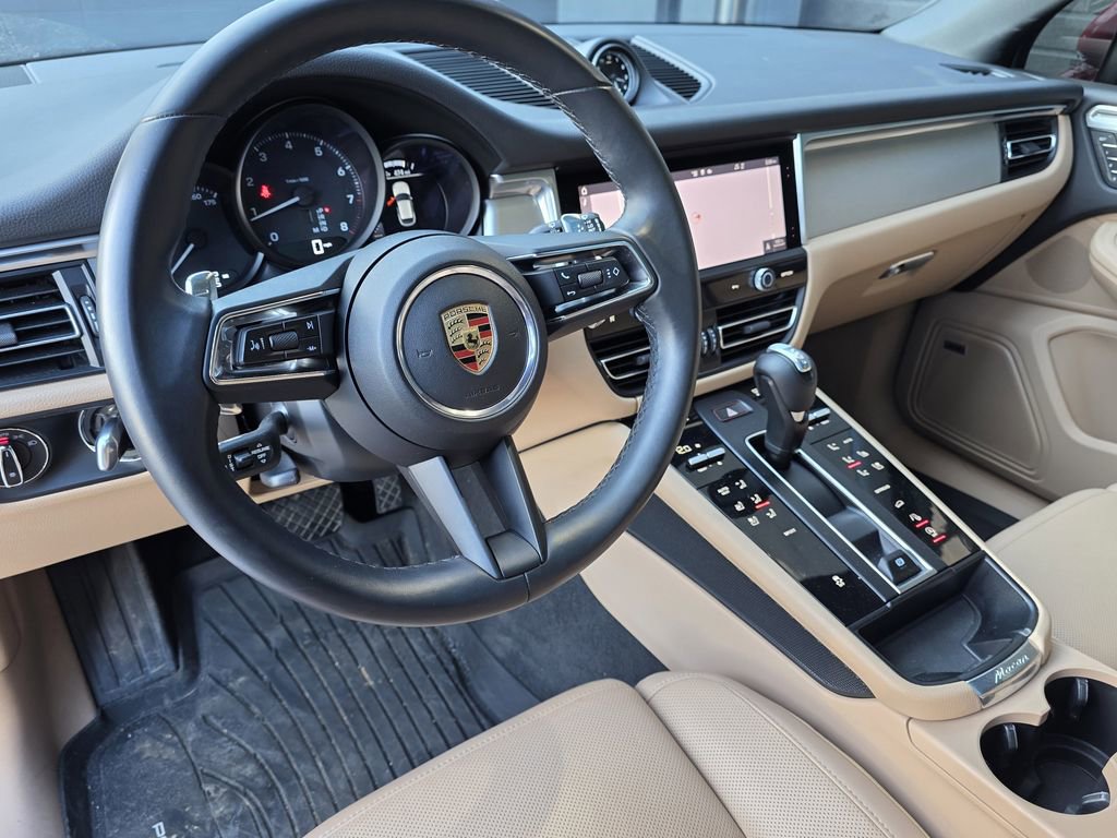 Used 2024 Porsche Macan image 6