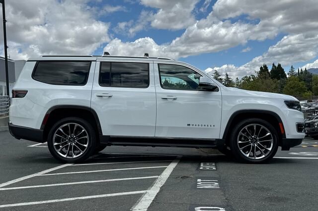 Certified 2022 Jeep Wagoneer Series II w/ Premium Group I AWD/4WD image 3