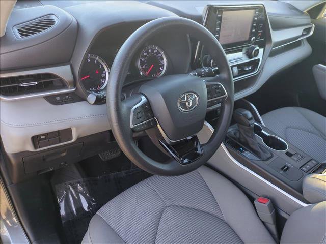 Used 2020 Toyota Highlander L image 10