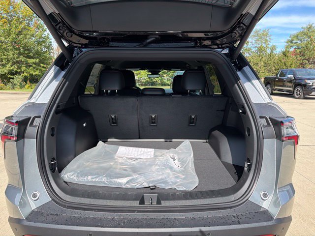 New 2027 Chevrolet Equinox RS w/ Safety and Technology Package FWD image 28