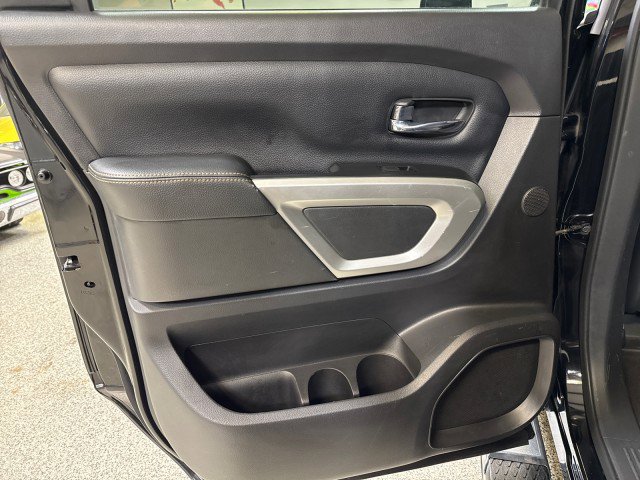 Used 2018 Nissan Titan SL w/ Chrome Package image 41