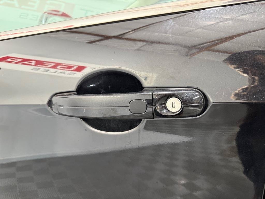 Used 2013 Ford Escape Titanium w/ Parking Technology Pkg FWD image 34