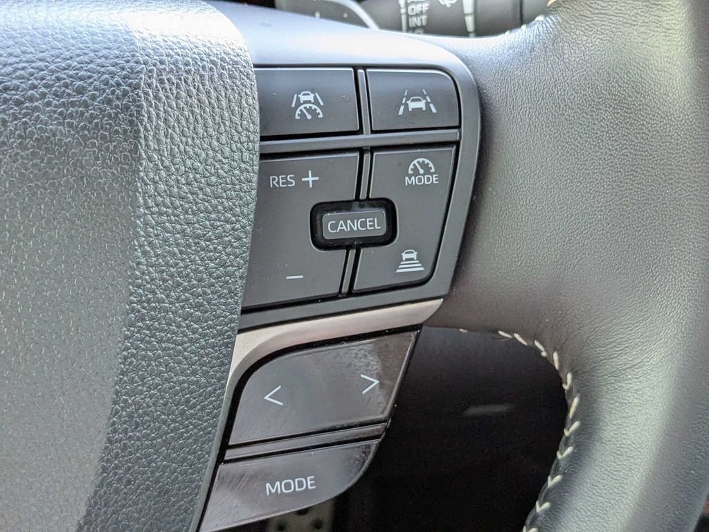 Used 2025 Toyota Camry SE FWD image 24