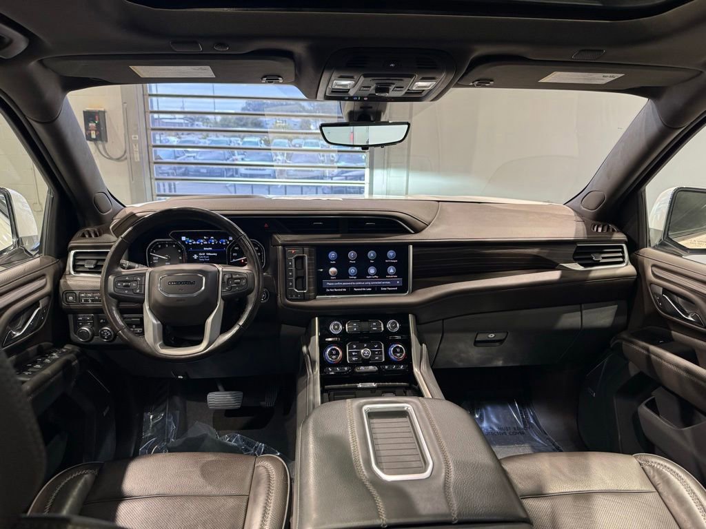 Used 2021 GMC Yukon Denali w/ Denali Premium Package AWD/4WD image 26