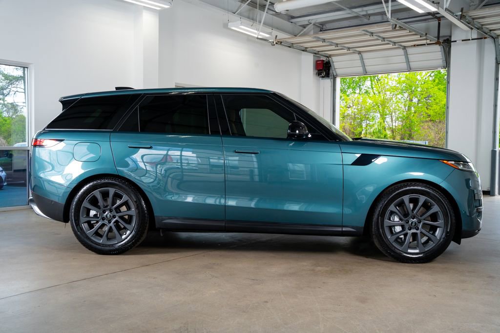 Used 2023 Land Rover Range Rover Sport SE AWD/4WD image 5