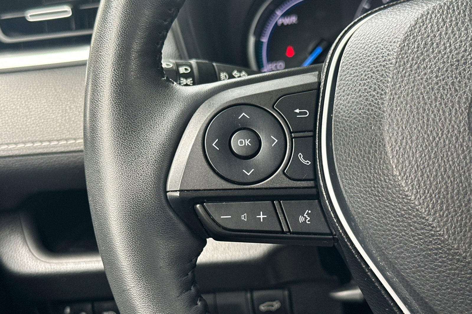 Used 2023 Toyota RAV4 XLE Premium AWD/4WD image 29