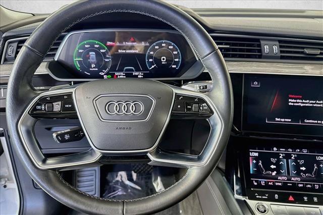 Used 2022 Audi e-tron Premium Plus w/ Premium Plus Package AWD/4WD image 11