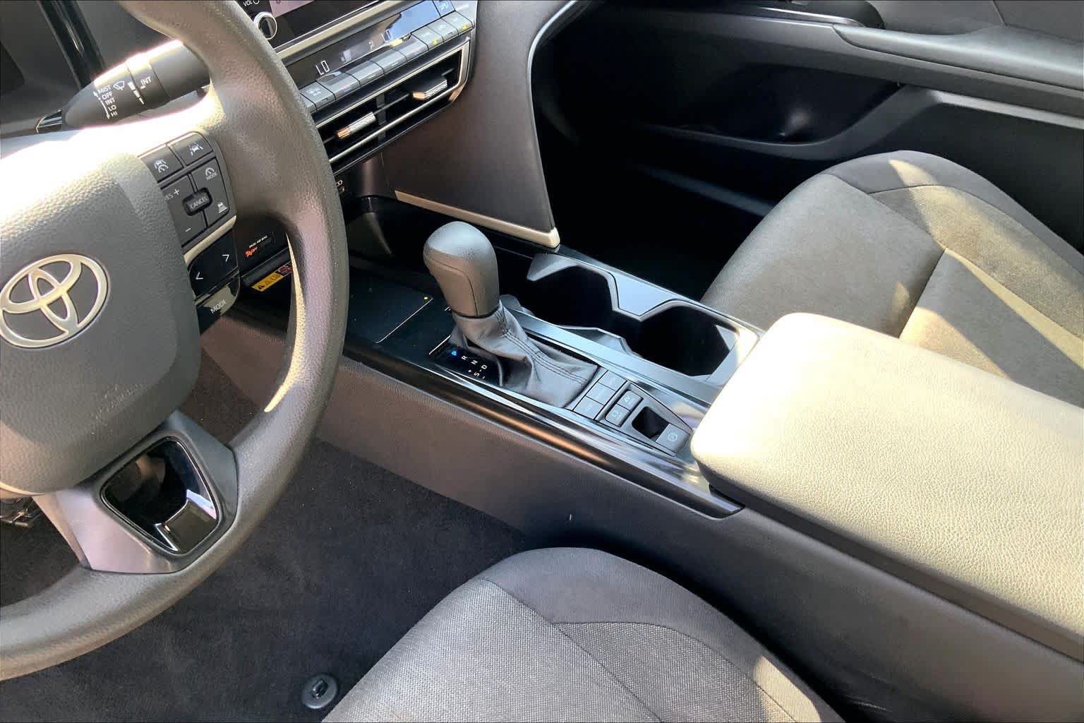 Used 2025 Toyota Camry LE FWD image 17