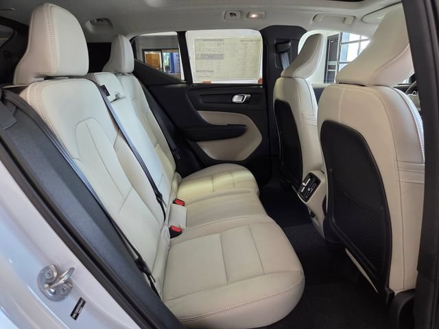 New 2026 Volvo XC40 B5 Plus w/ Protection Package Premier AWD/4WD image 20