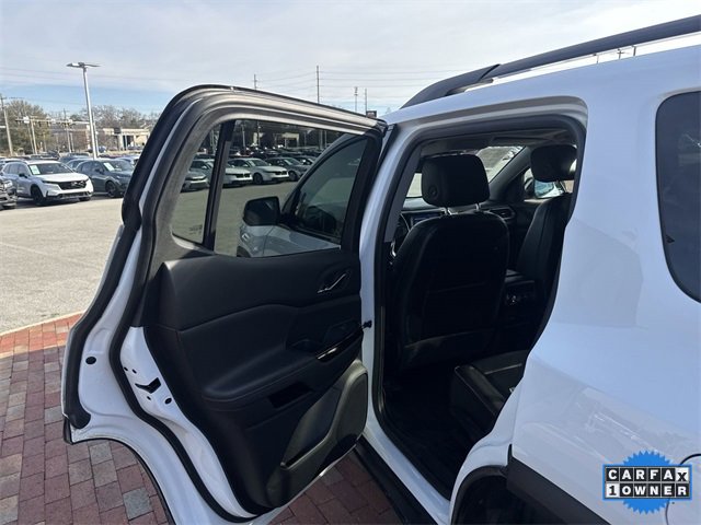 Used 2023 GMC Acadia AT4 w/ Technology Package image 27