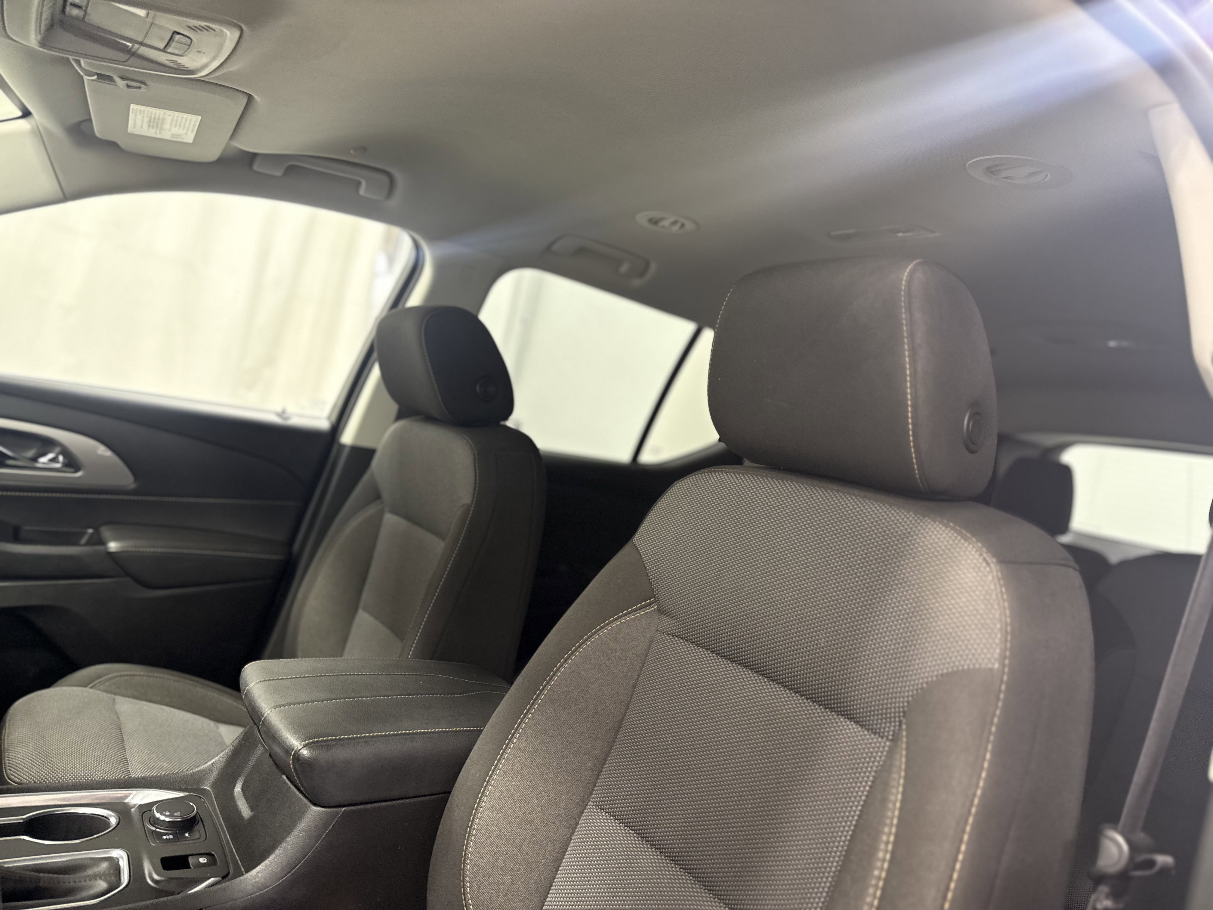 Used 2020 Chevrolet Traverse LT image 14