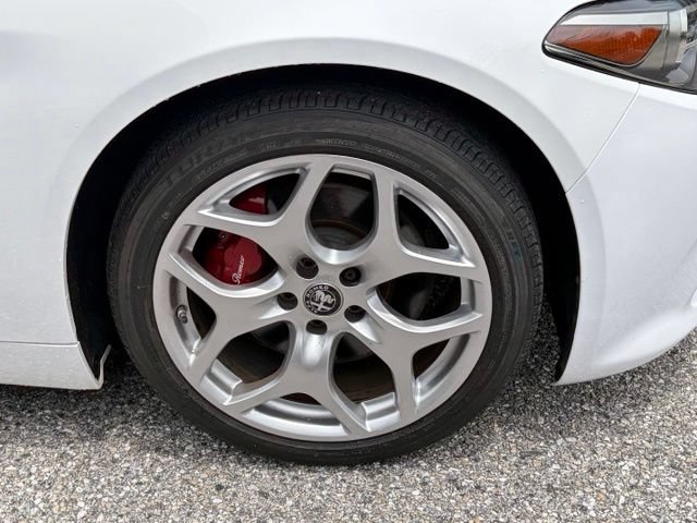 Used 2023 Alfa Romeo Giulia Ti AWD/4WD image 12