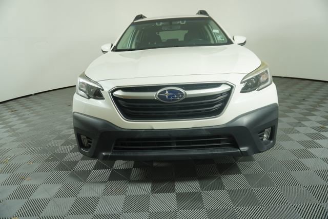 Used 2020 Subaru Outback Premium image 2