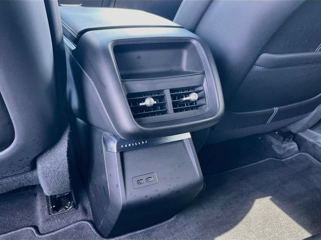 Used 2025 Cadillac Lyriq Luxury AWD/4WD image 27