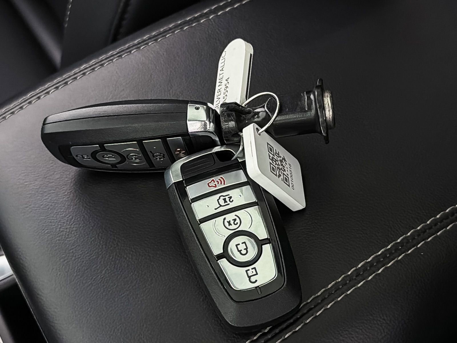 Used 2024 Ford Explorer XLT w/ Equipment Group 202A image 35