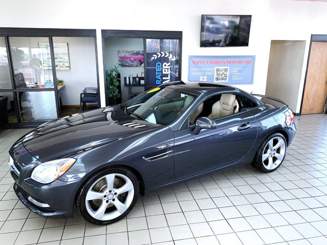 Used 2012 Mercedes-Benz SLK 350 image 3
