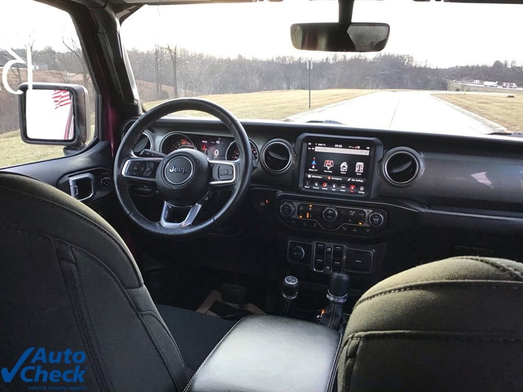 Used 2022 Jeep Wrangler Unlimited Sahara w/ Cold Weather Group image 18