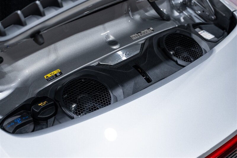 Used 2024 Porsche 911 Carrera T RWD image 41