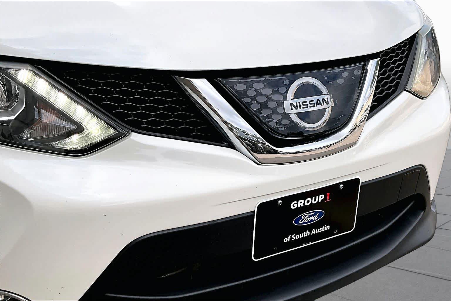 Used 2018 Nissan Rogue Sport SV w/ SV Technology Package AWD/4WD image 30