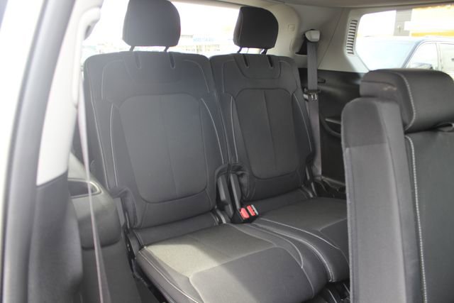 Used 2023 Jeep Grand Cherokee L Laredo AWD/4WD image 30