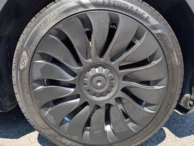Used 2023 Tesla Model Y Long Range AWD/4WD image 9