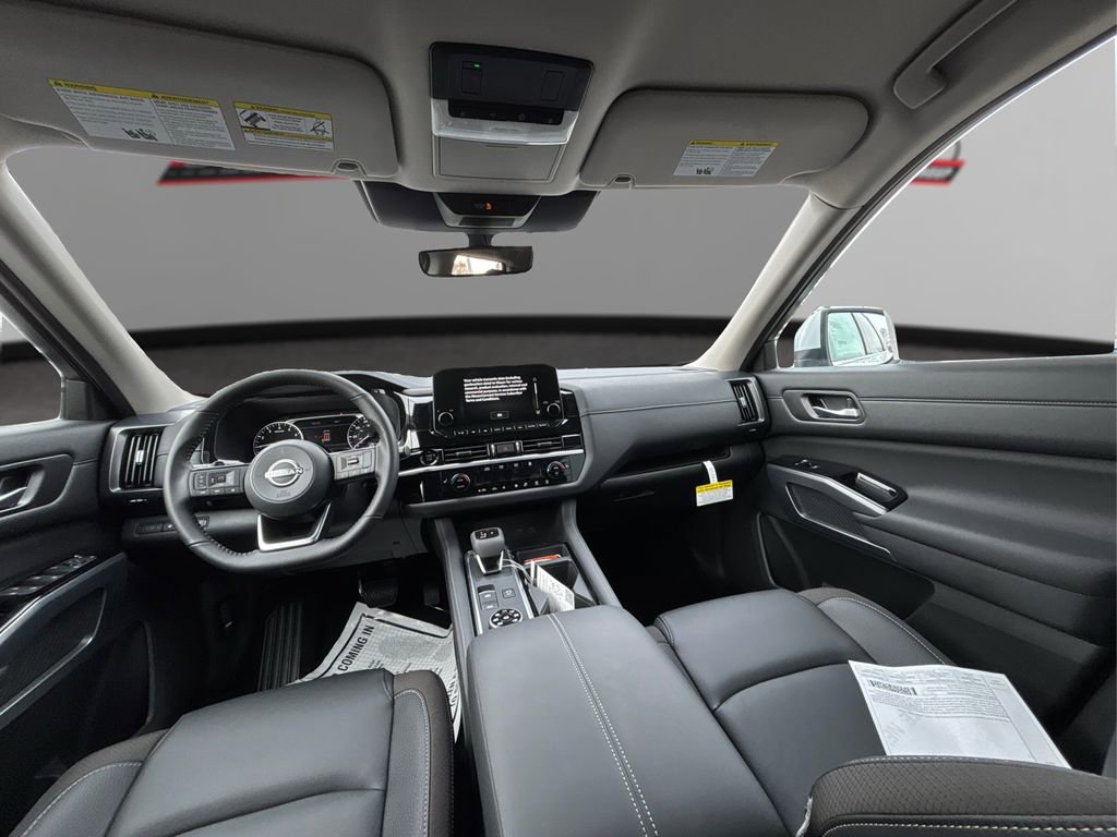 New 2025 Nissan Pathfinder SL image 18