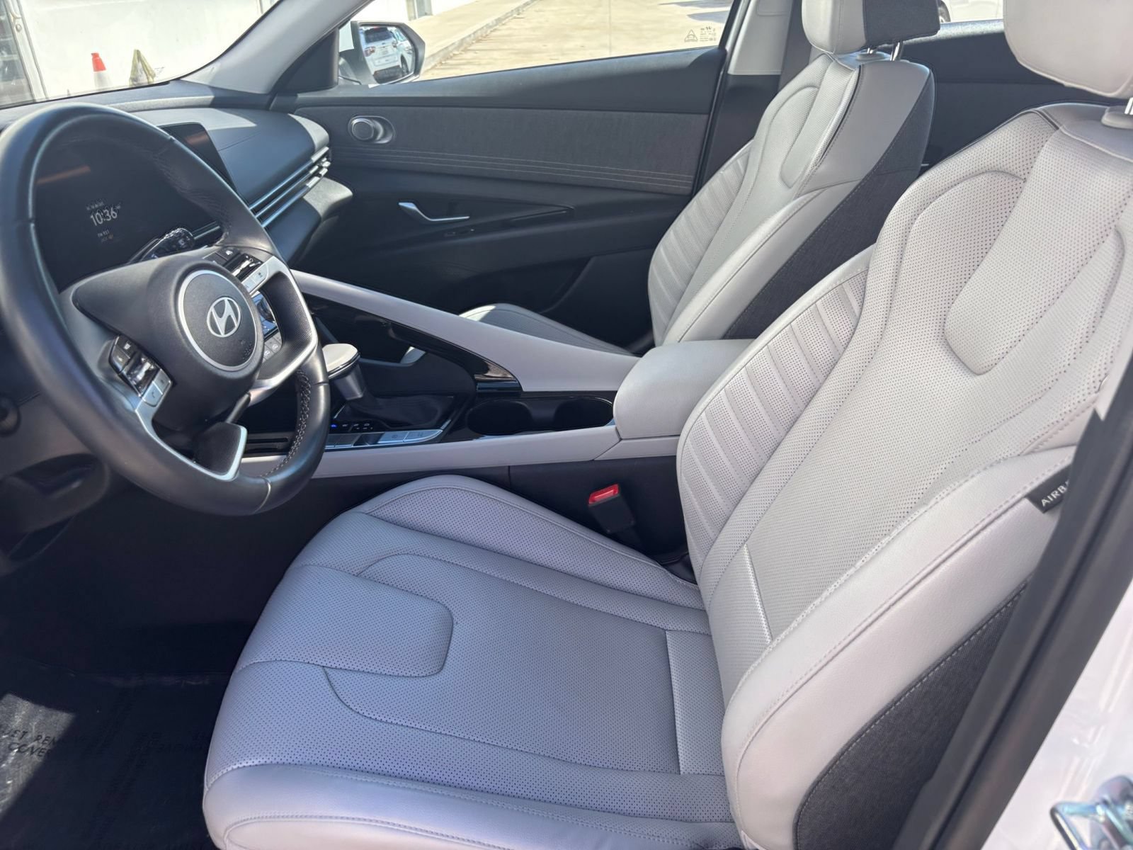 Used 2025 Hyundai Elantra Limited FWD image 40
