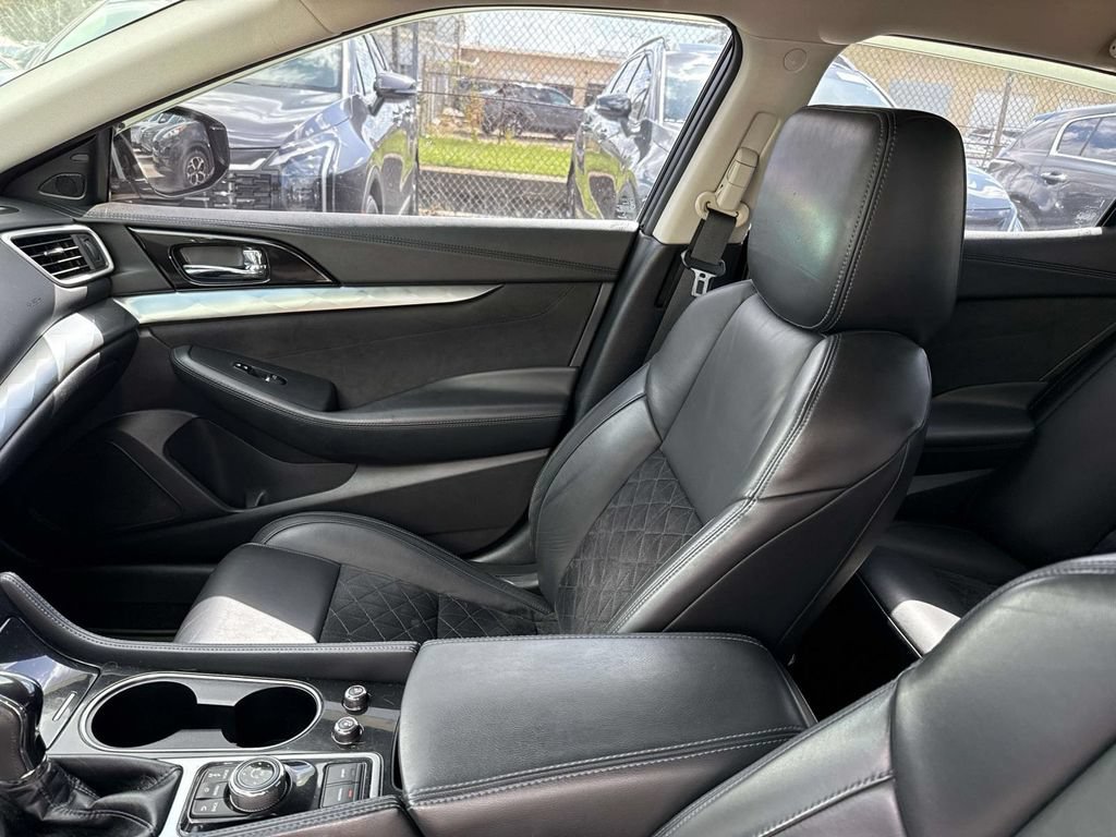 Used 2016 Nissan Maxima SR FWD image 16