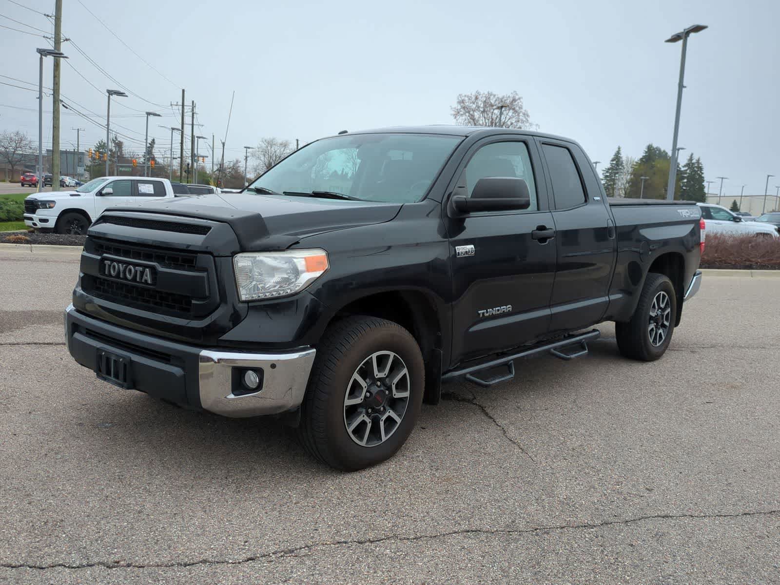 Used 2017 Toyota Tundra SR5 AWD/4WD image 4