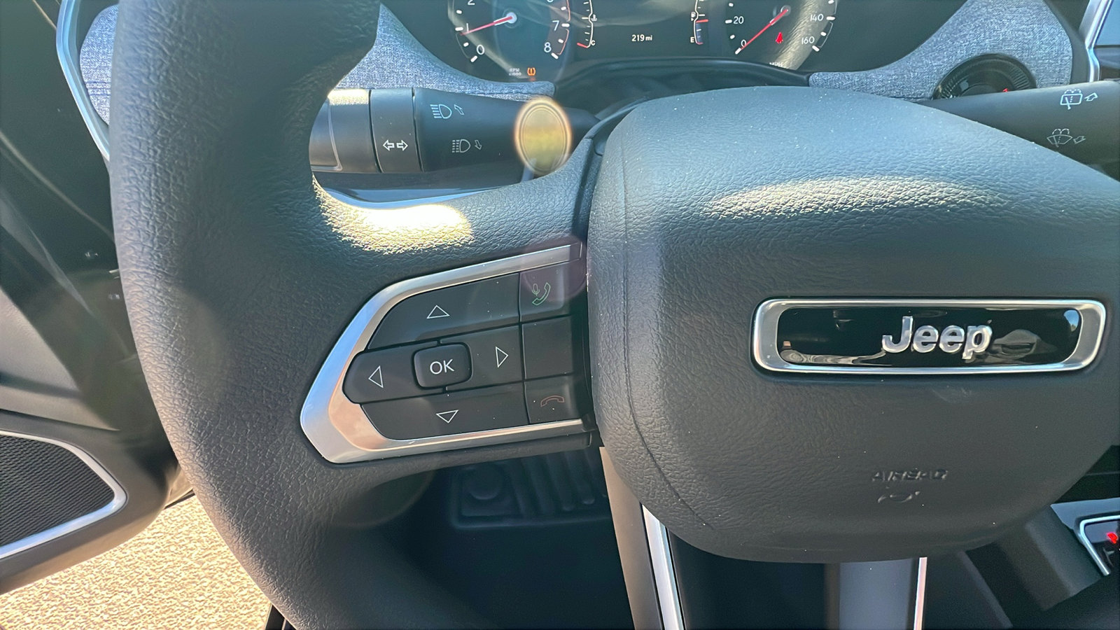 Certified 2025 Jeep Compass Sport image 26