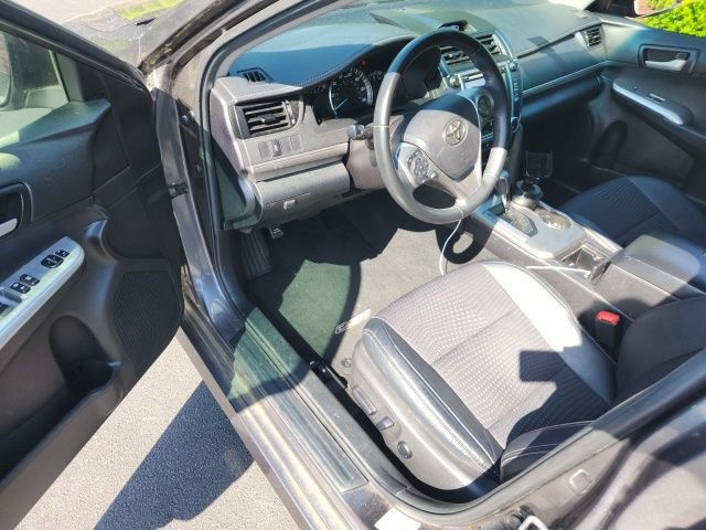 Used 2014 Toyota Camry SE FWD image 13